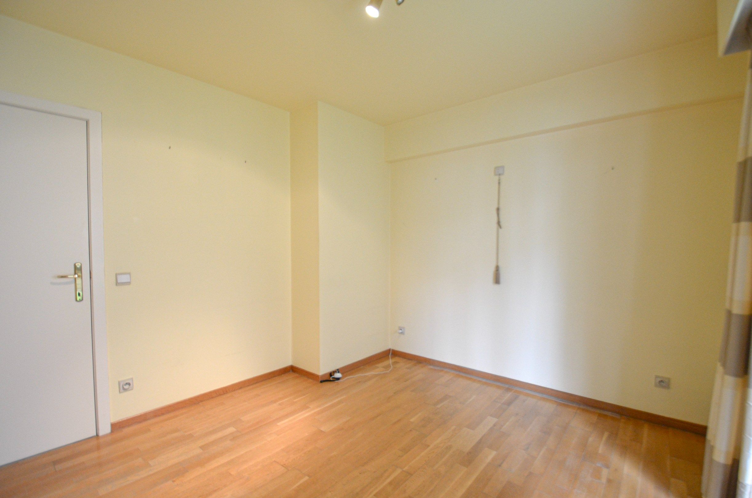 Lichtrijk hoekappartement met ruime terrassen gelegen in een klein residentie. foto 12