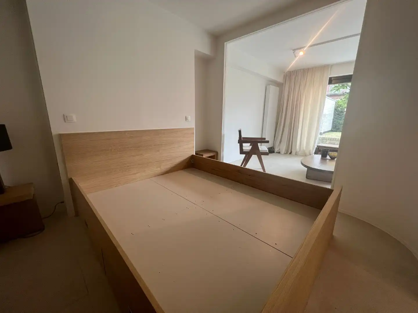 Prachtig gerenoveerd gelijkvloersappartement met zuidgerichte tuin, centraal gelegen op de Dumortierlaan vlakbij het Driehoeksplein.  foto 10