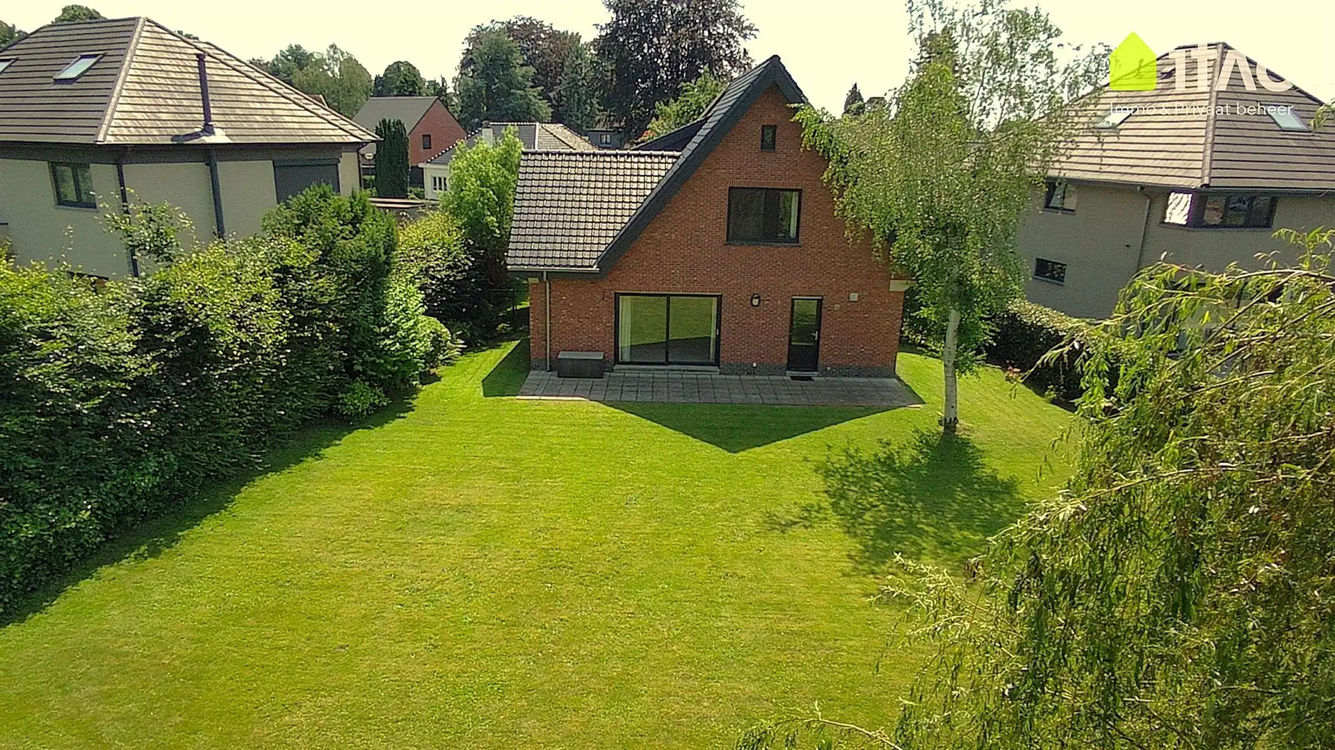 Rustig gelegen gerenoveerde villa in perfecte staat foto 10