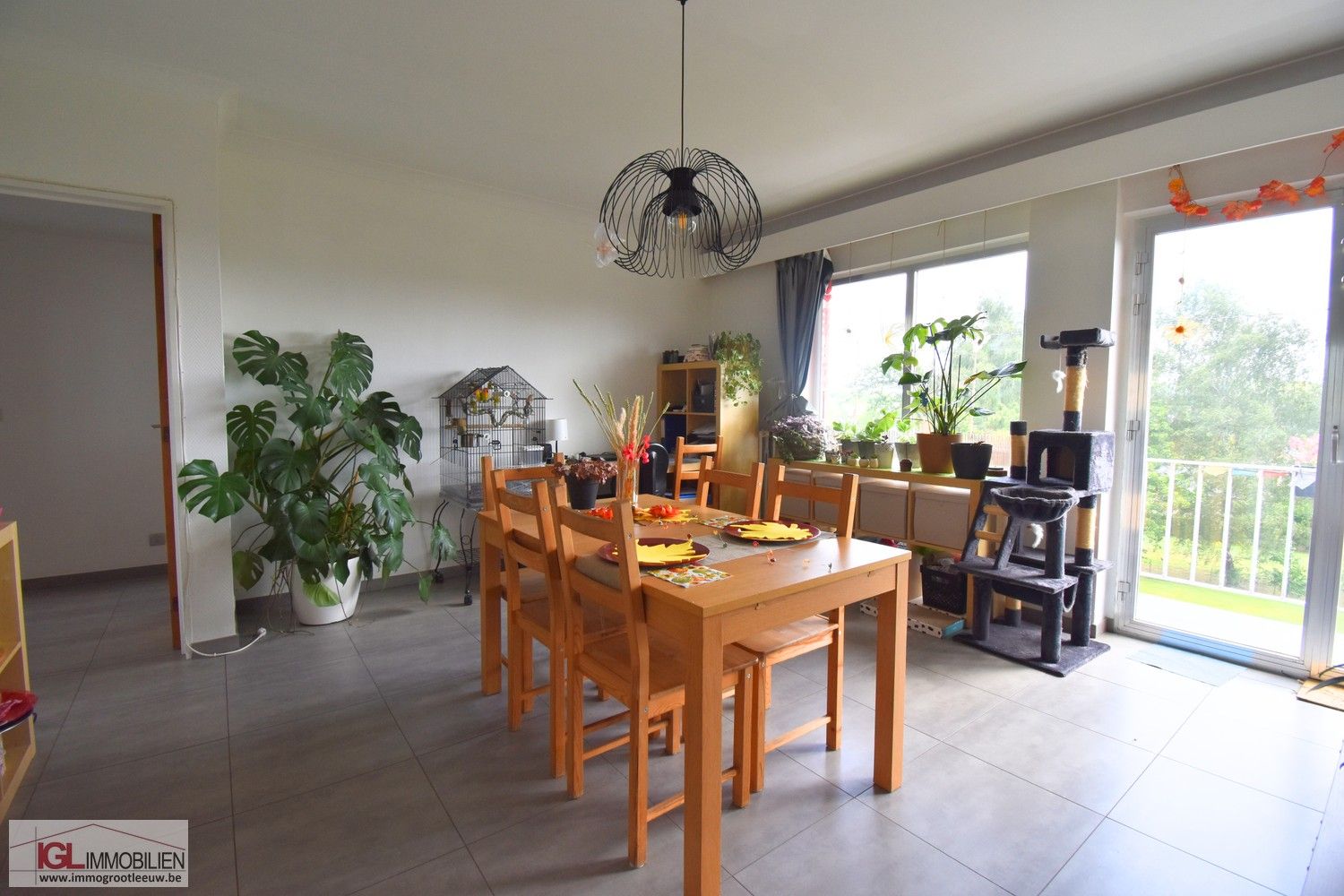 Appartement met 2 slaapkamers en een bureau foto 2