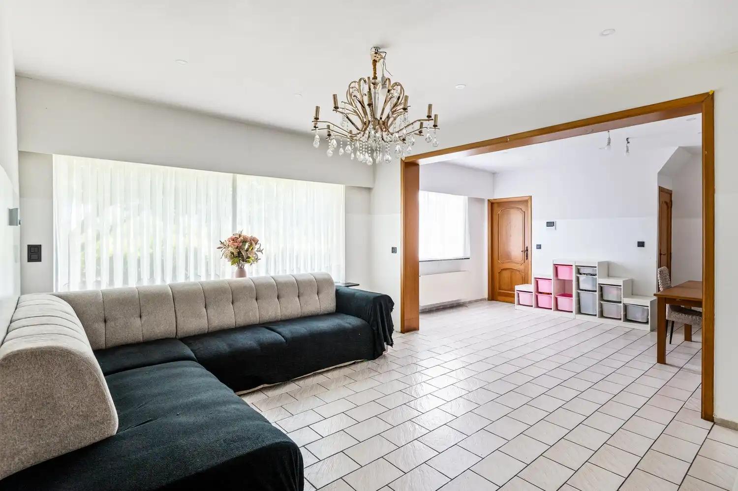 Te renoveren woning met veel potentieel in Ranst! foto 5