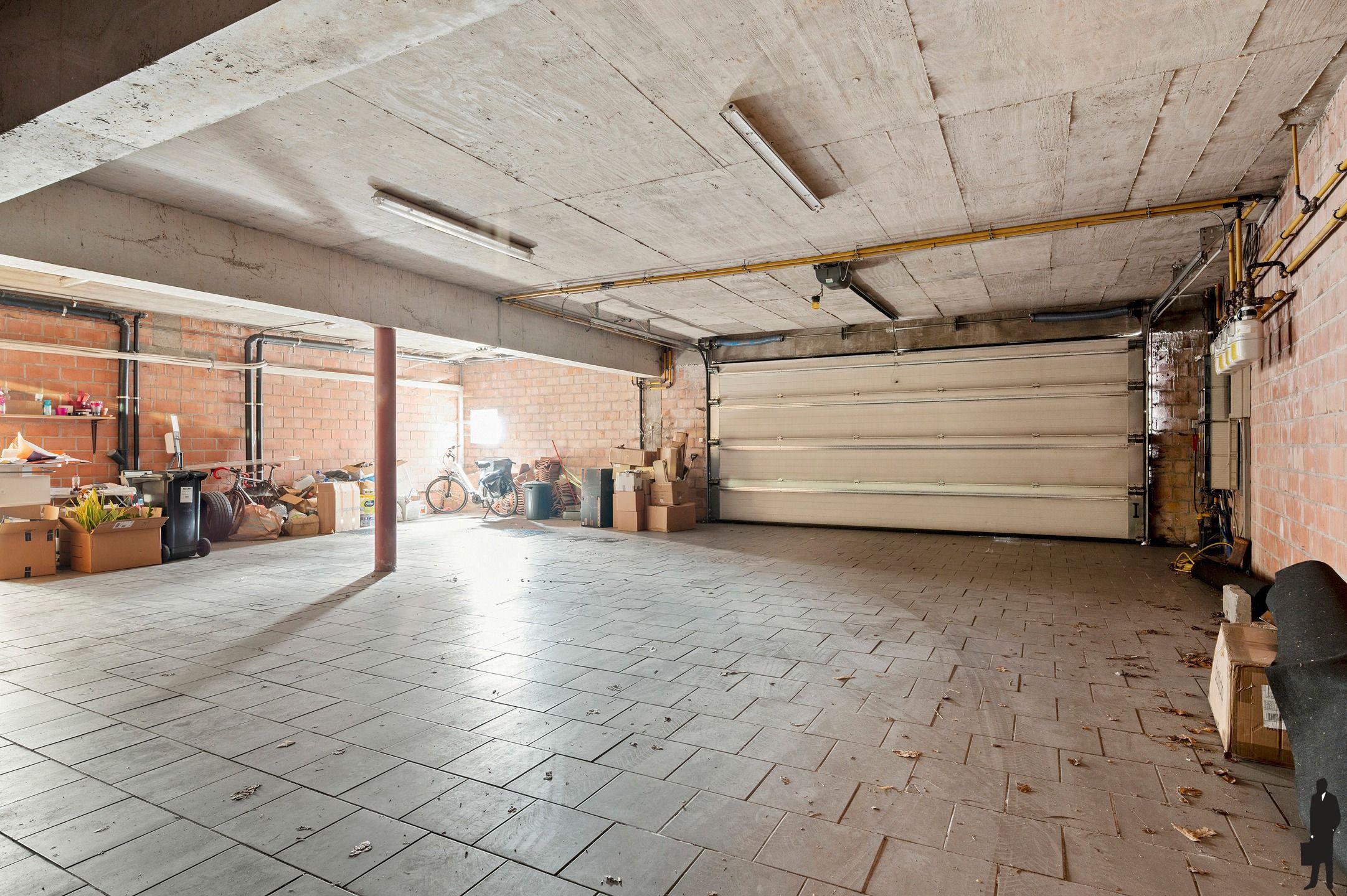 Centraal gelegen winkelpand  een strategische locatie! foto 14