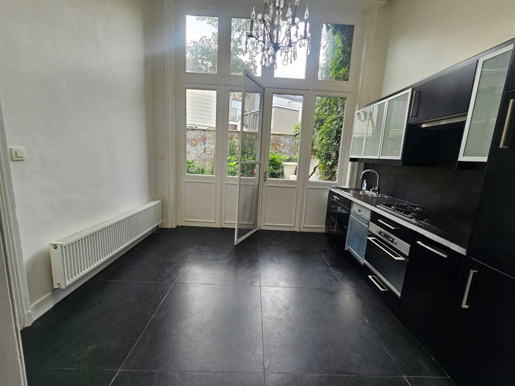 Herenhuis zijstraat Dageraadplaats! foto 5