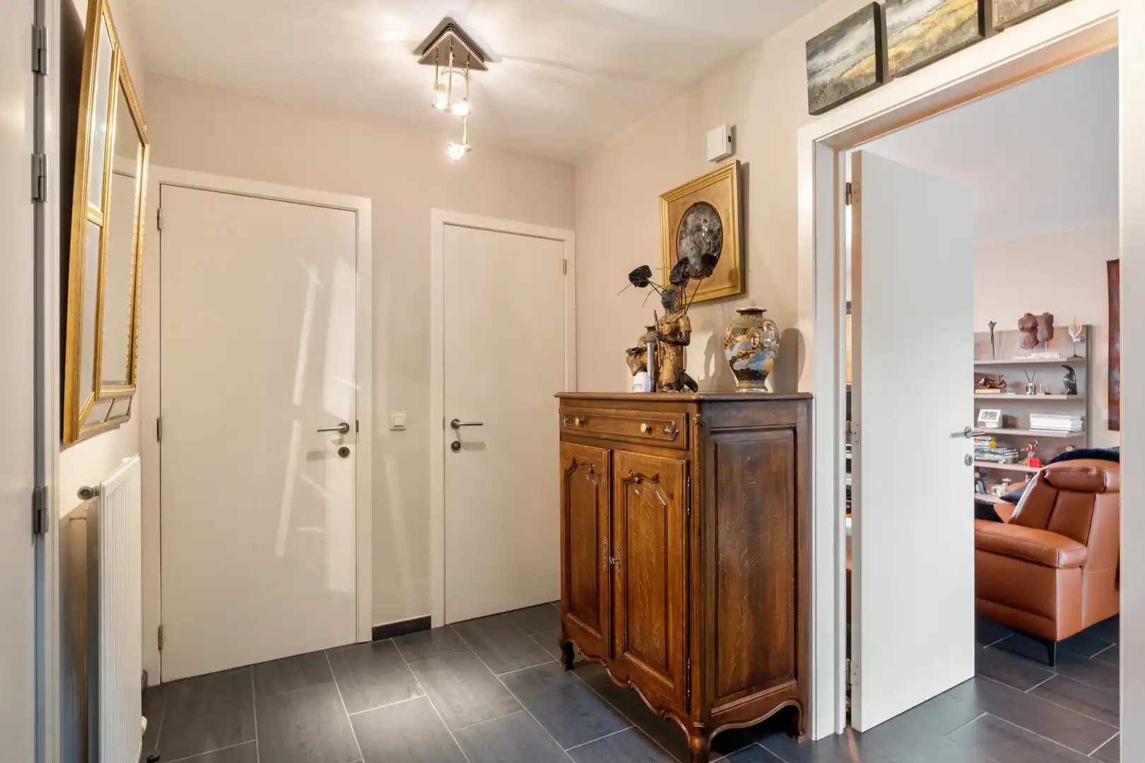 Appartement met 3 of 4 slaapkamers nabij het centrum. foto 18