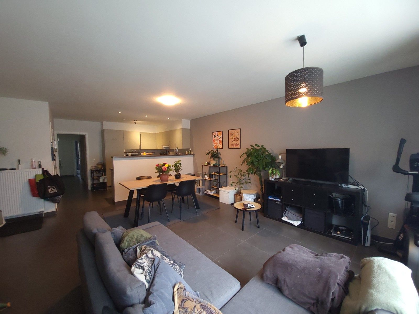 Modern 2-slaapkamerappartement nabij centrum foto 4