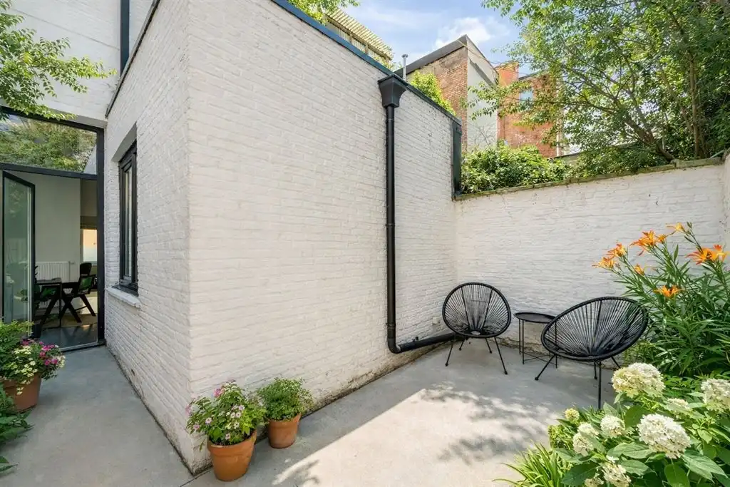 Gerenoveerd gelijkvloers appartement met stadstuin foto 8