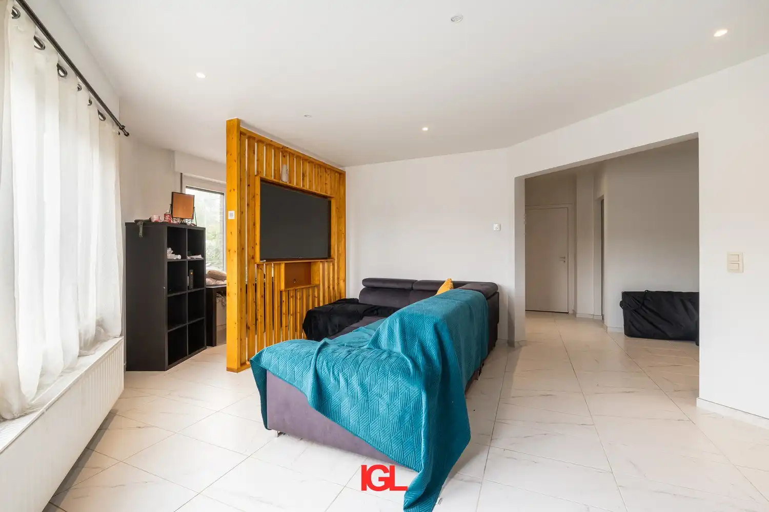 Gerenoveerd gelijkvloersappartement met 2 slaapkamers & garage foto 4