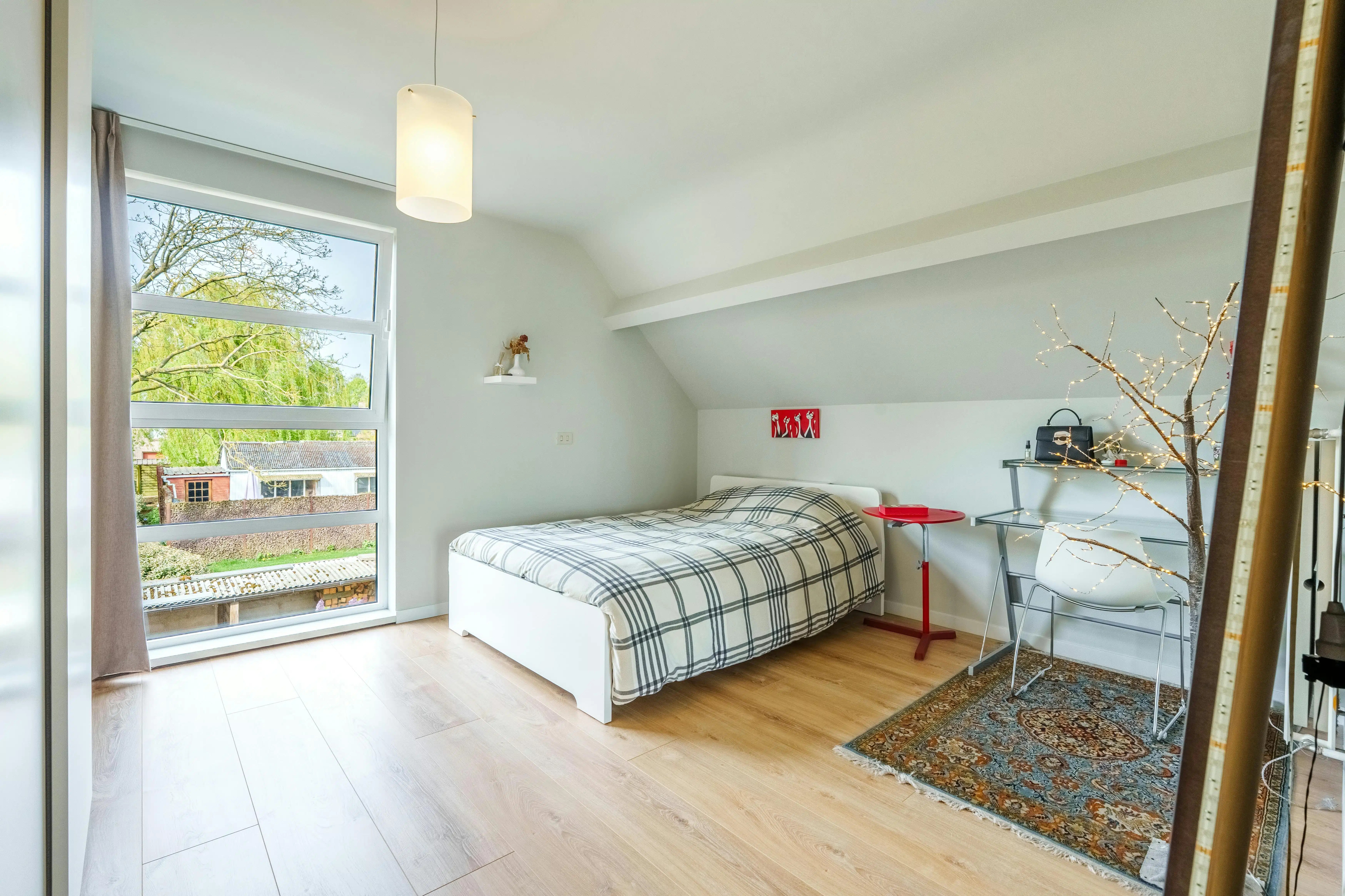 Villa op 2300 m² en vier slaapkamers te koop in Kortrijk! foto 16