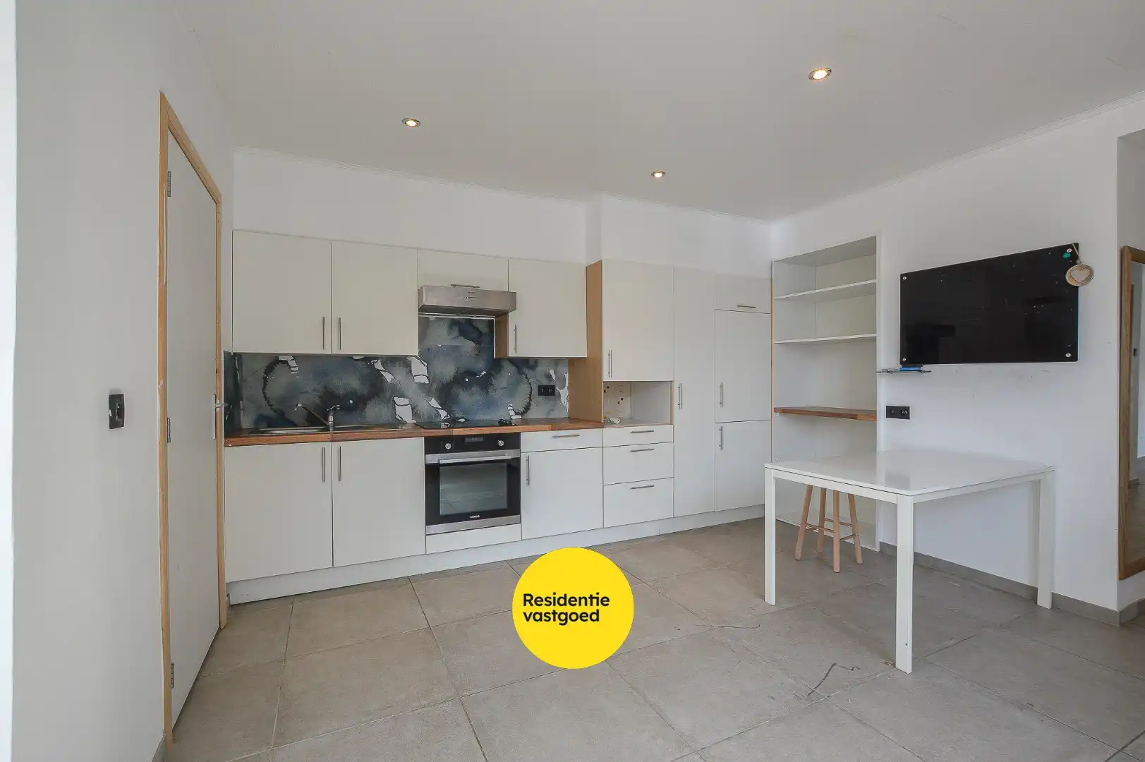 Gerenoveerde woning met 3 slaapkamers te huur nabij Centrum Oudenburg.  foto 3