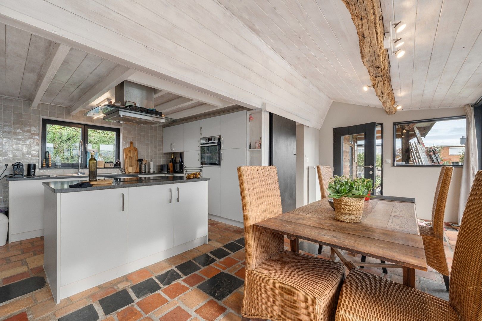 Instapklare, karaktervolle woning op 698 m² foto 16