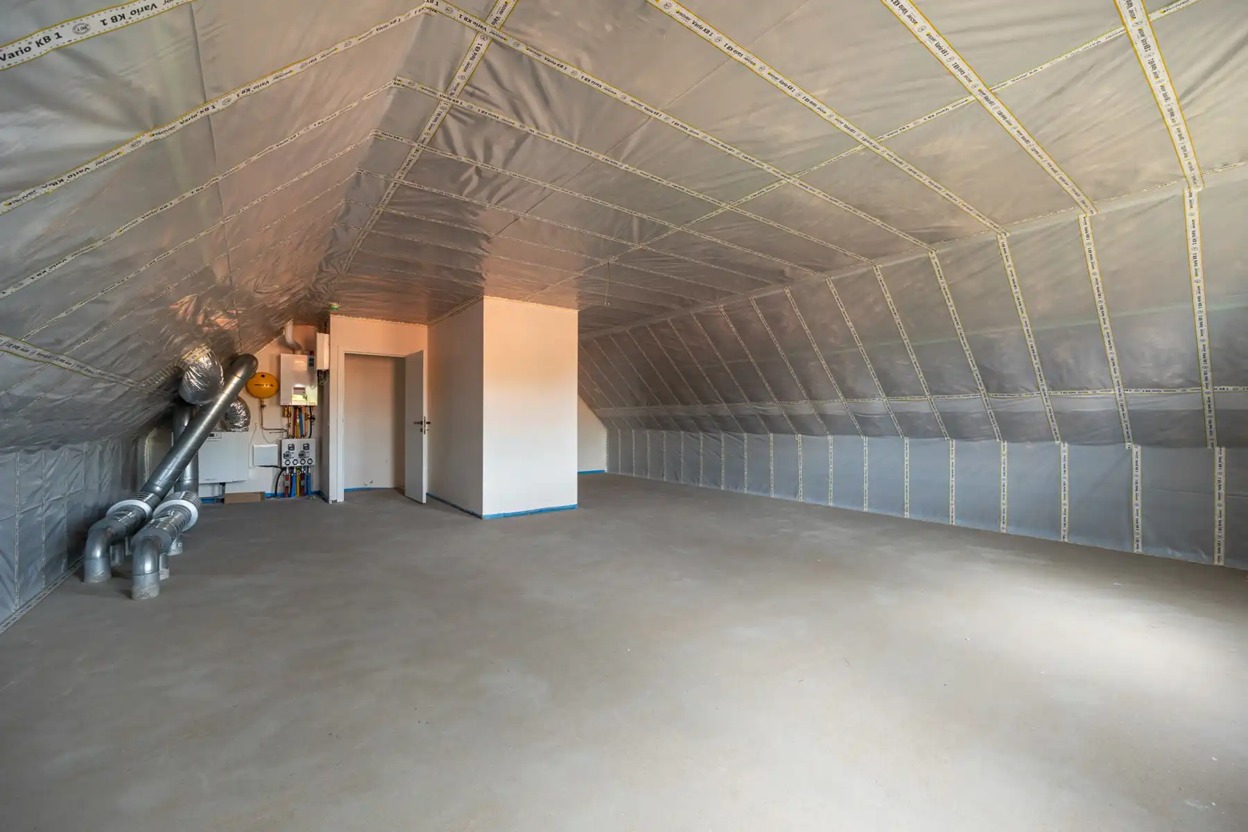 Ruime gezinswoning (ca 245 m²) met 4 slaapkamers op perceel van ca. 303 m². foto 18