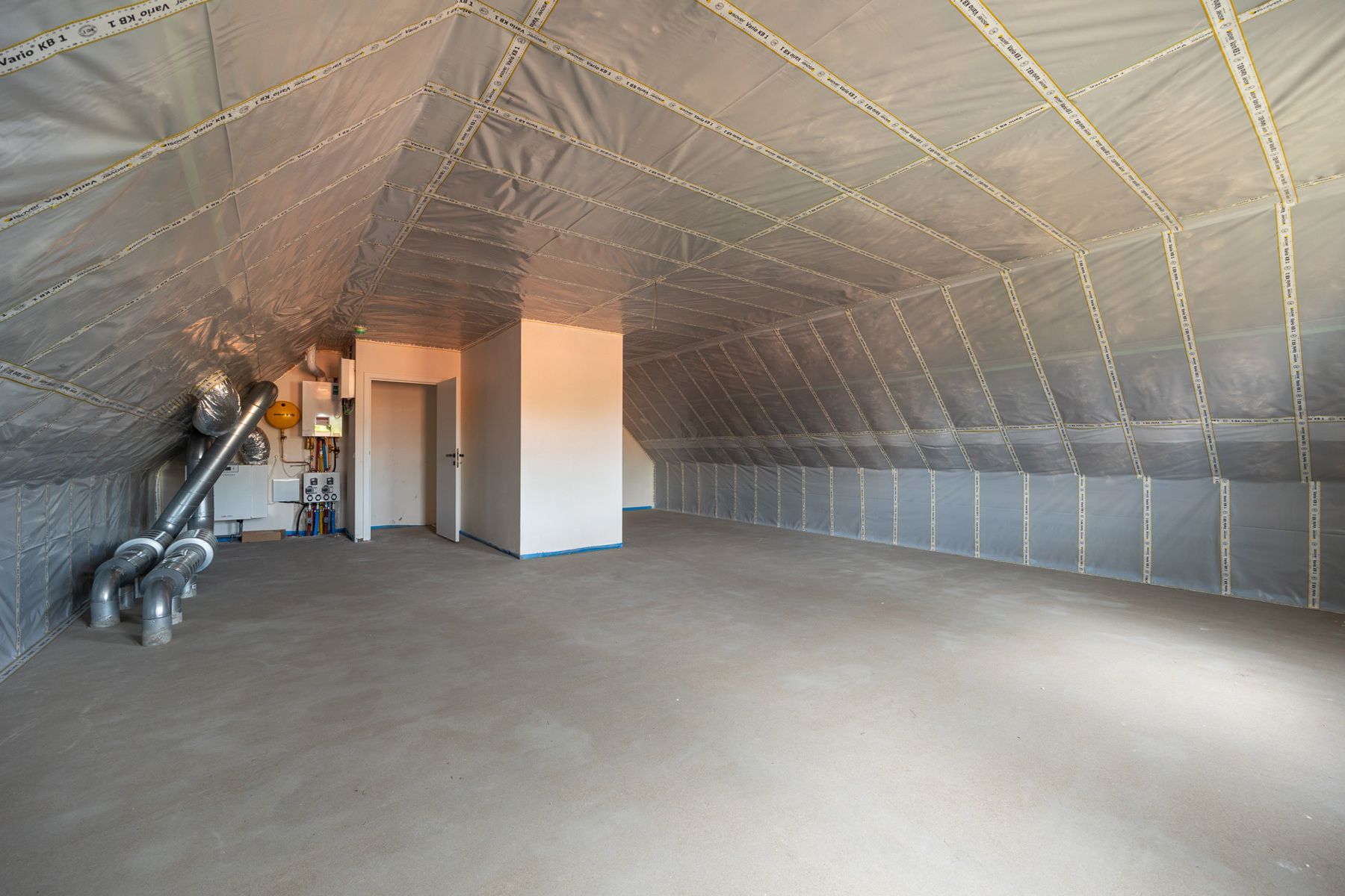 Ruime gezinswoning (ca 245 m²) met 4 slaapkamers op perceel van ca. 303 m². foto 18