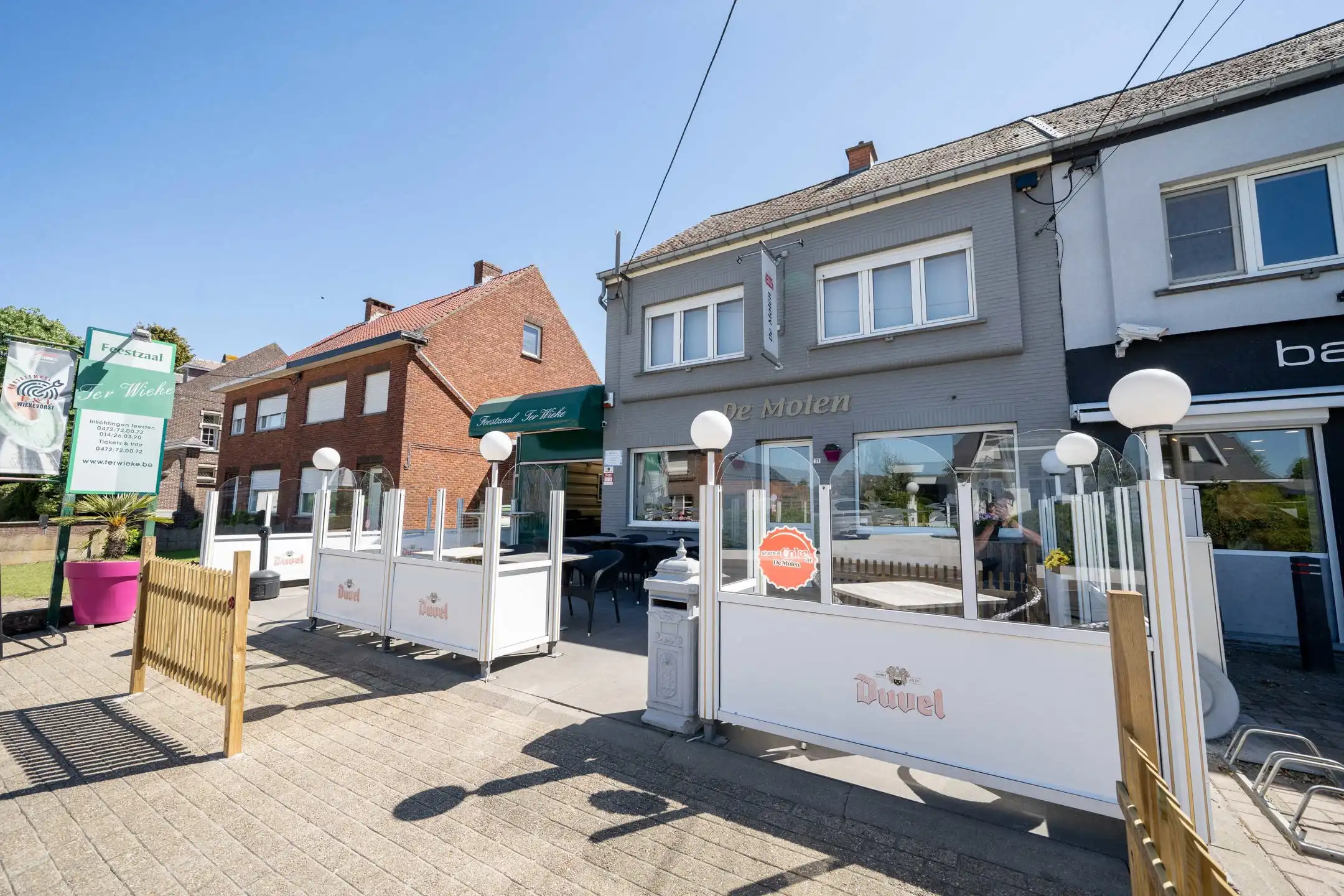 Zeer rendabele feestzaal met café en woonst foto 2
