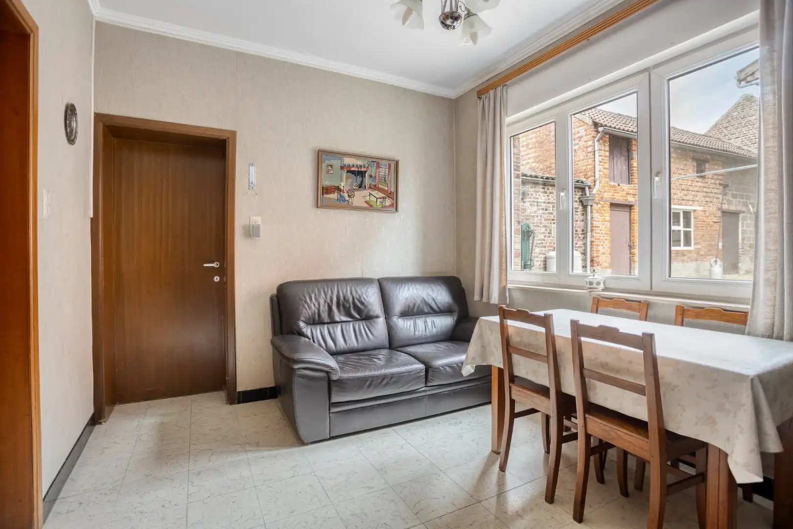 Hoevewoning met binnenkoer en grote opslagruimte te Heers-Vechmaal foto 9