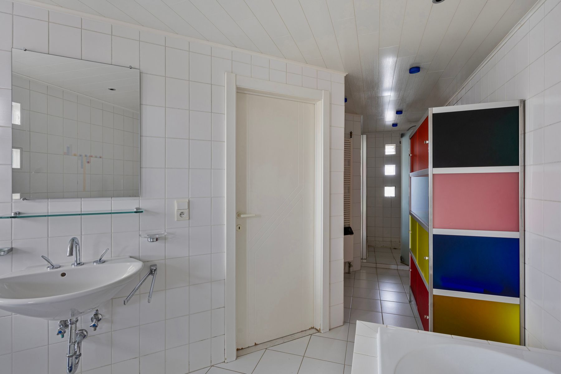 Ruime gezinswoning met 3 slaapkamers op een groot perceel foto 25