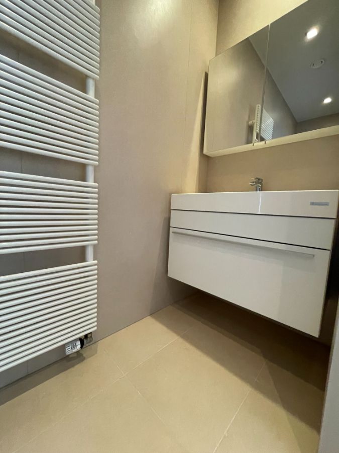 LUXE APPARTEMENT + zeer riant zongericht terras, dubbele garage & (wijn)kelder foto 39