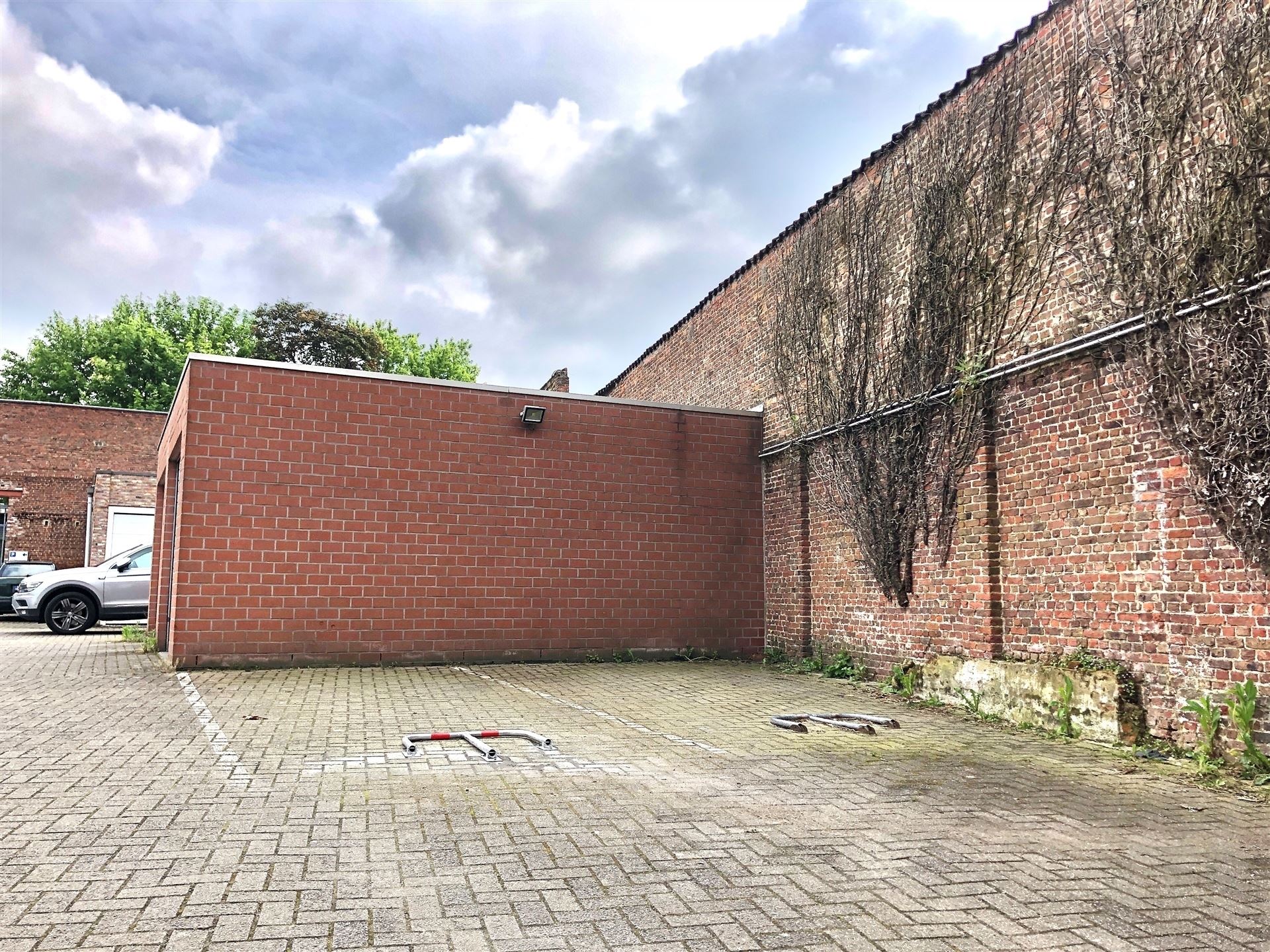 Zeer gunstig gelegen autostaanplaats vlakbij het centrum van Mechelen foto 5