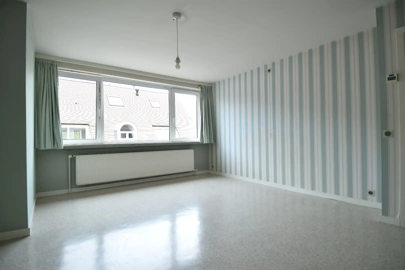 Ruim 3-slaapkamerappartement met zicht op de kerk te koop centrum Bellegem foto 10