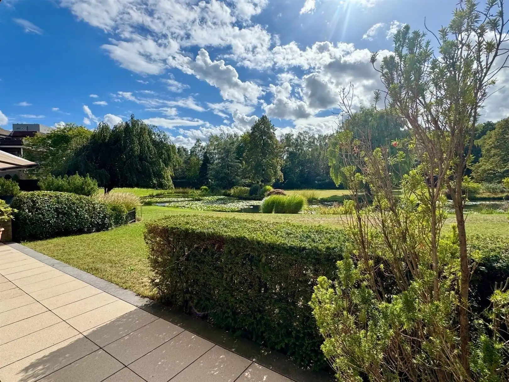 Exclusief gelijkvloersappartement met terrassen in villapark De List foto 2