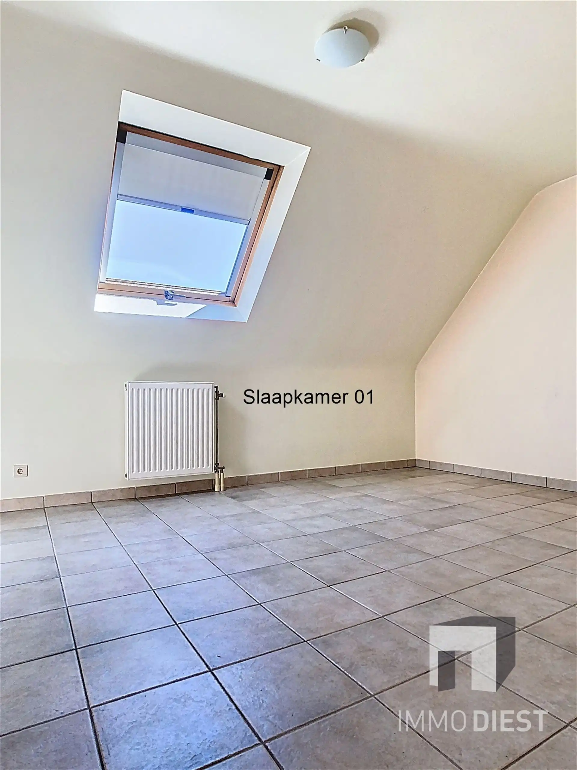 Triplex met 2 slaapkamers en inpandige garage foto 13