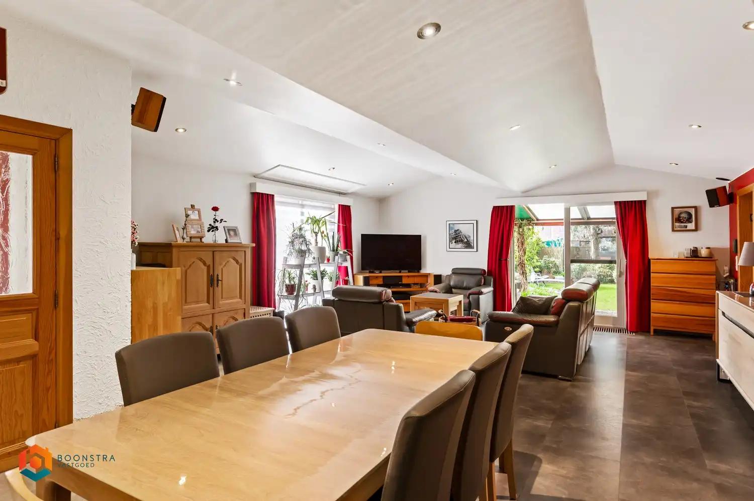 Ruime woning met 5 slpkrs te Blaasveld foto 3