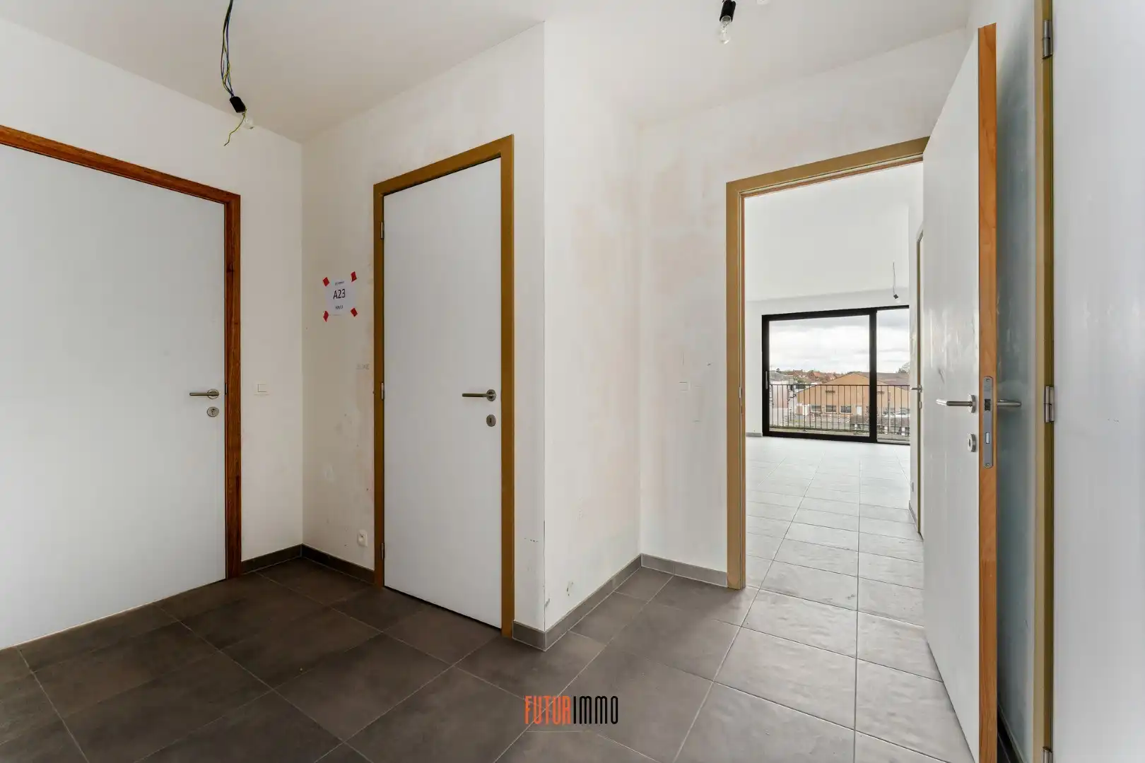 Ruim en lichtrijk 2-slpk appartement met dubbel terras foto 16