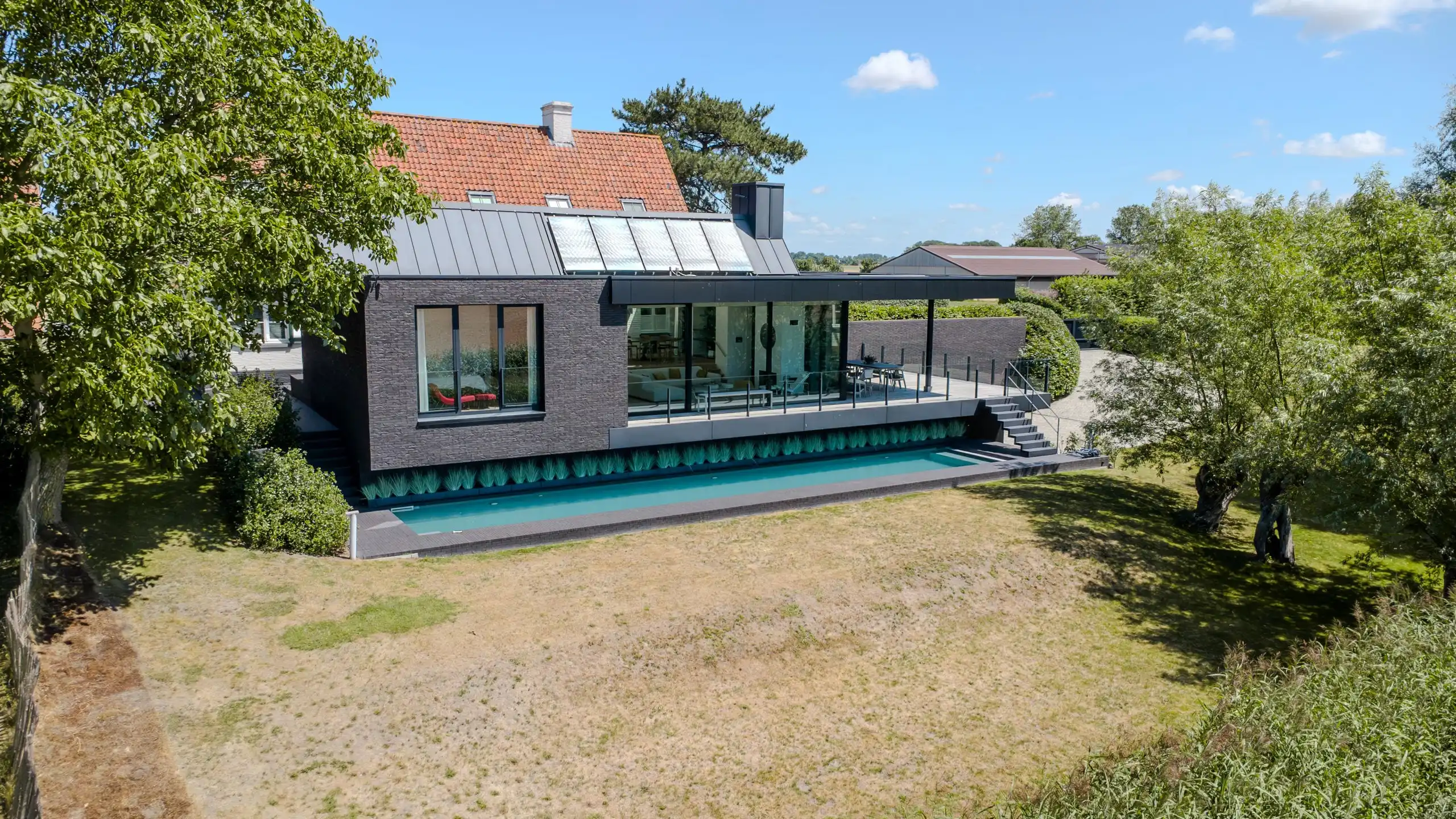 Karaktervolle hoeve met authentieke charme en een verfijnde, luxueuze afwerking op een uniek domein van 2.913 m²... foto 14