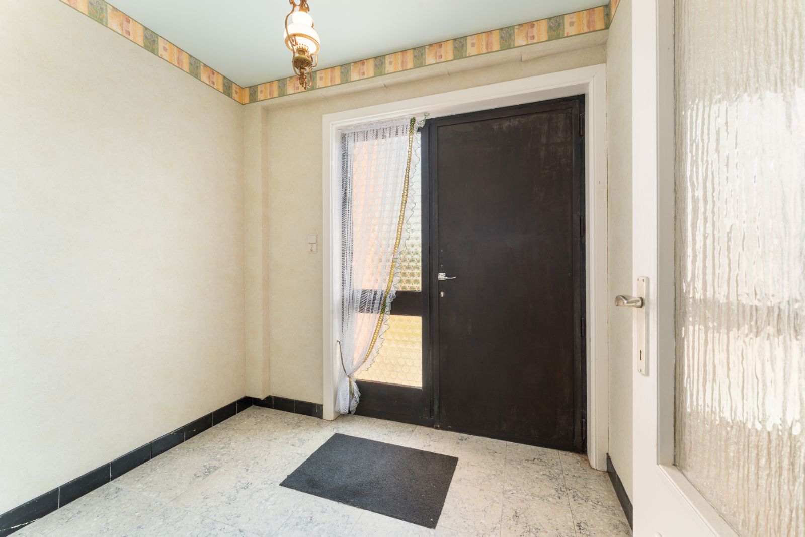 Ruime gezinswoning op 737 m² met 6 slaapkamers! foto 10