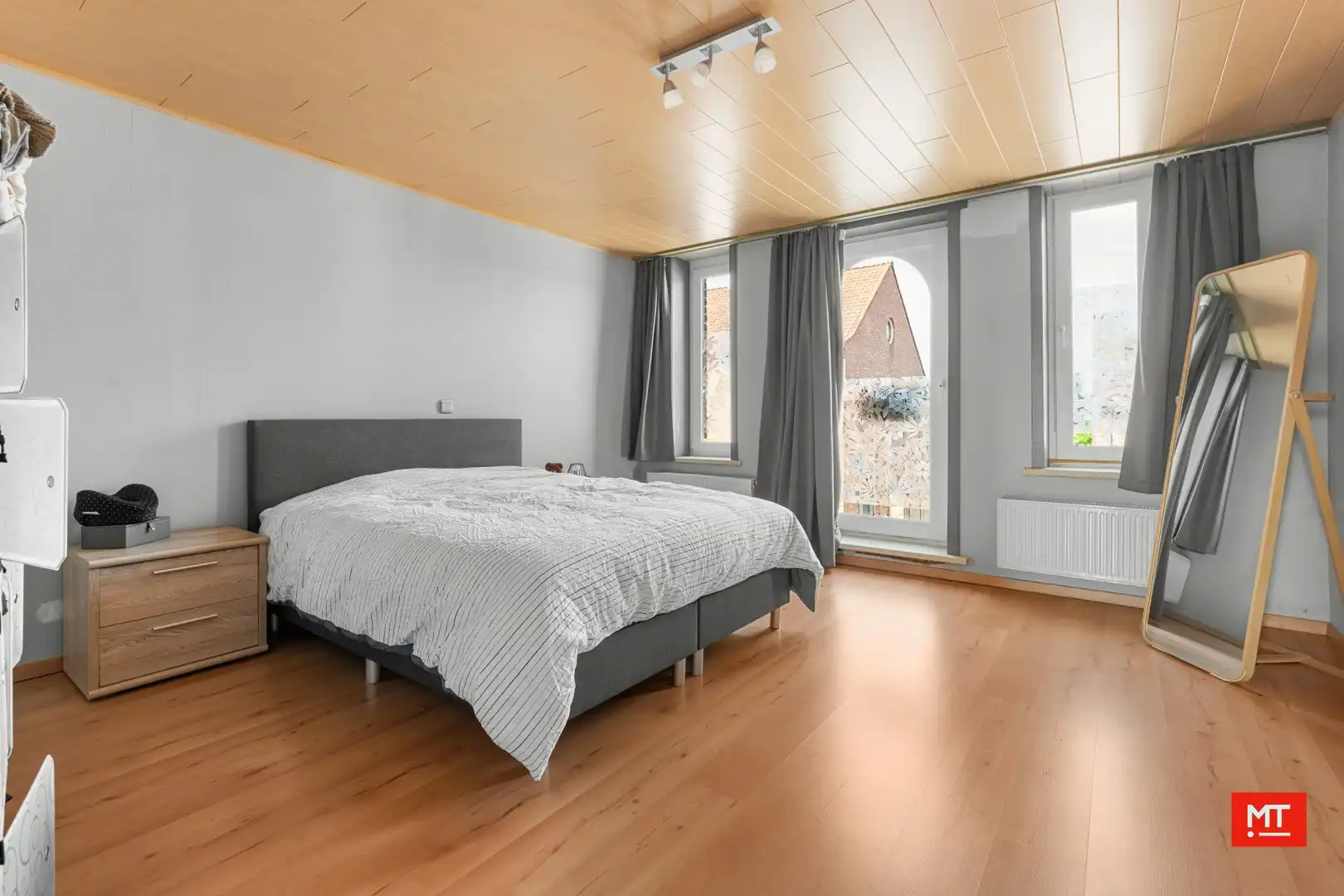Opbrengsteigendom bestaande uit handelsruimte en 2 appartementen in centrum Beselare foto 6