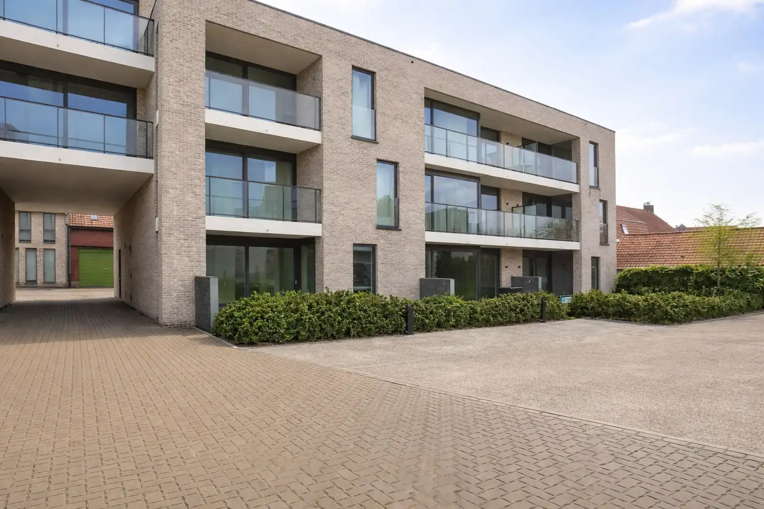 Opbrengsteigendom bestaande uit 12 nieuwbouwappartementen foto 2