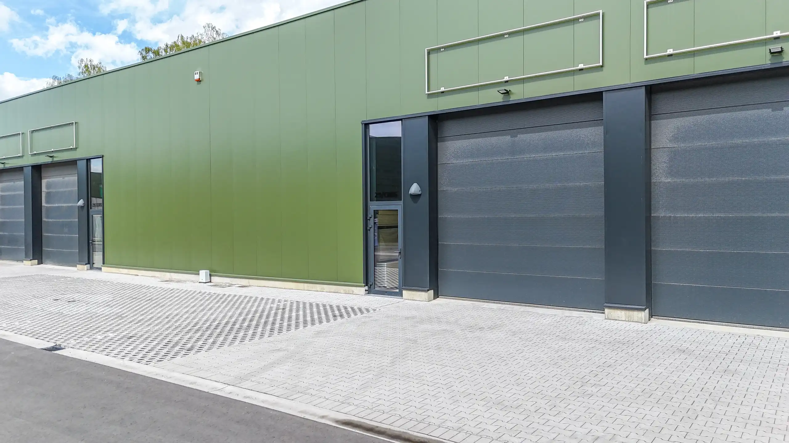 Nieuwbouw KMO-unit van 216 m² op topligging in Beringen! foto 15