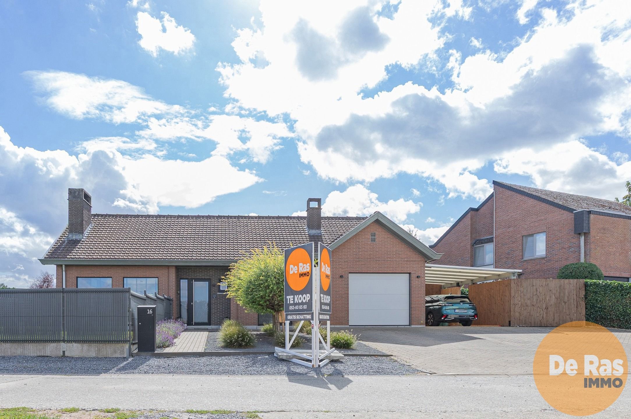MEERBEKE - Charmante, rustig gelegen vernieuwde woning foto {{pictureIndex}}