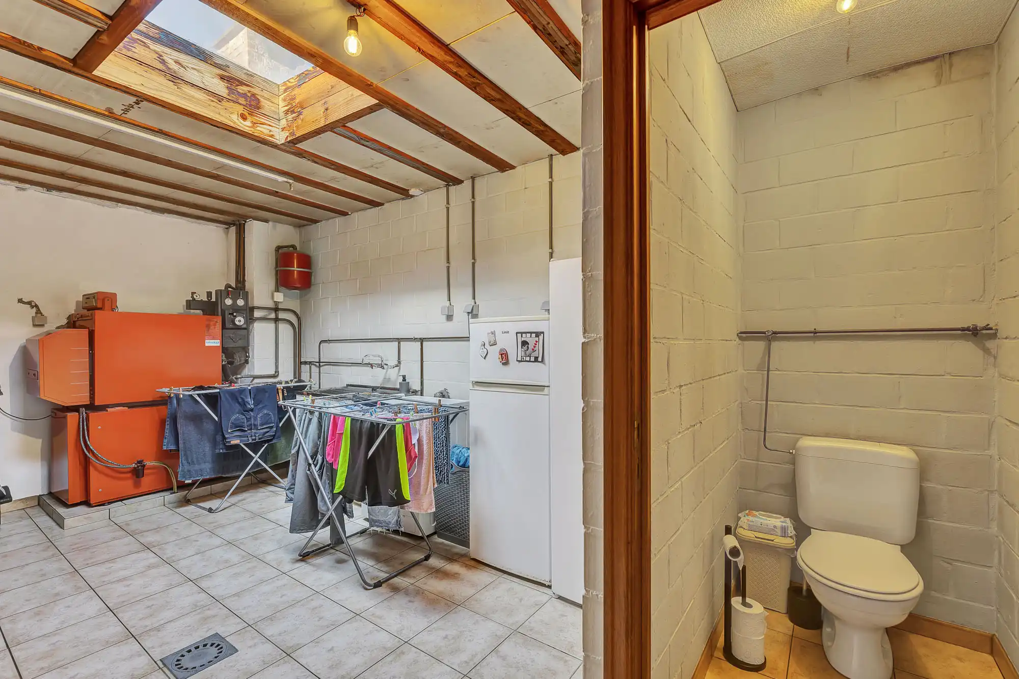 Goed onderhouden woning met garage foto 17