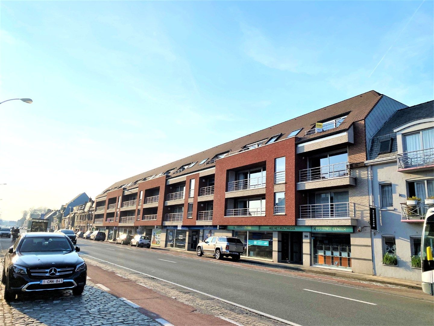Appartement op centrale ligging te Sint-Andries foto {{pictureIndex}}