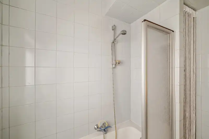 Res. Teniers - Op te frissen royaal 2 slpk app. met gedeeltelijk zeezicht ! foto 8