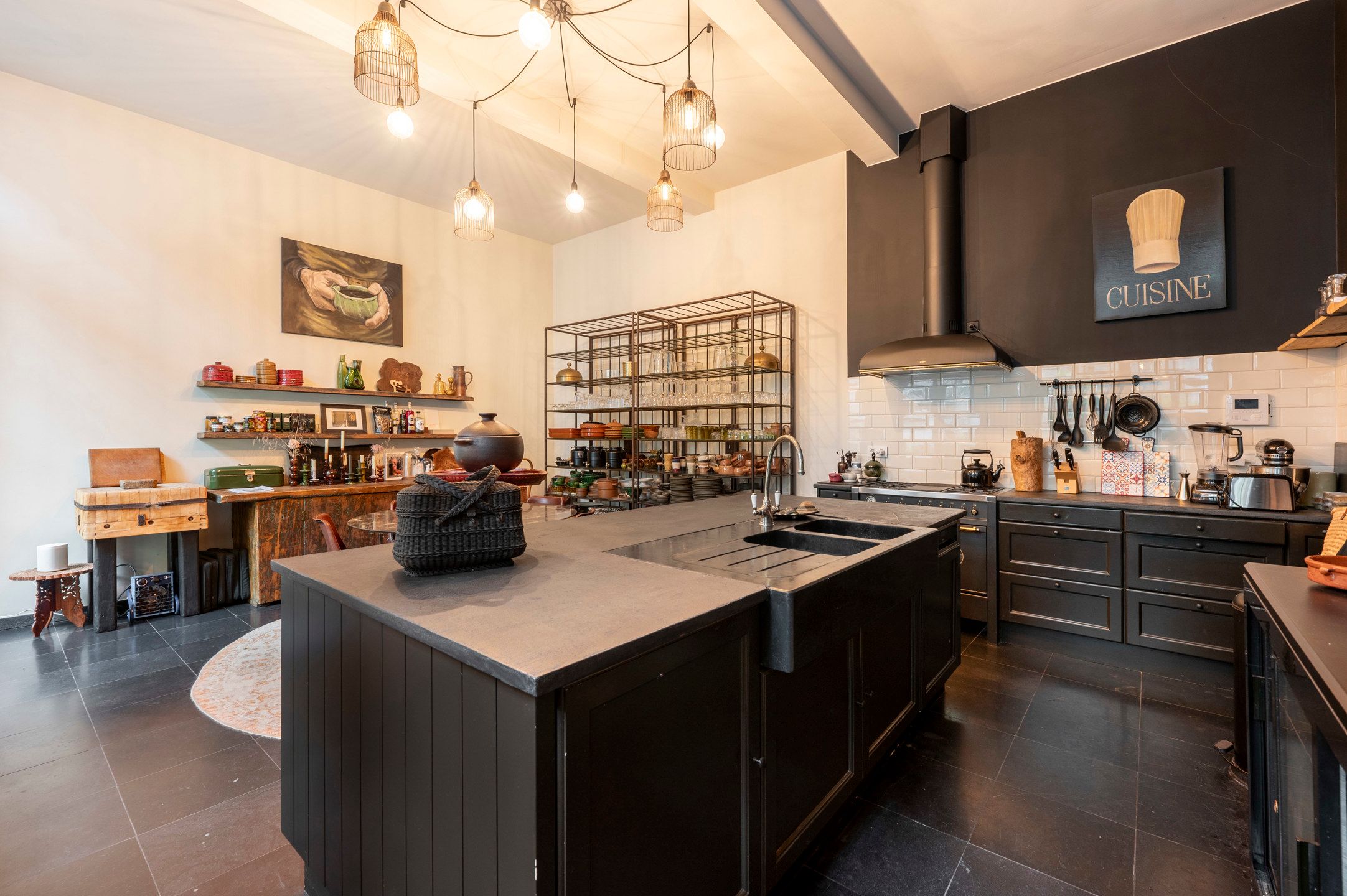 ANTWERPEN-CENTRUM - Meesterwoning met patio en parking foto 8