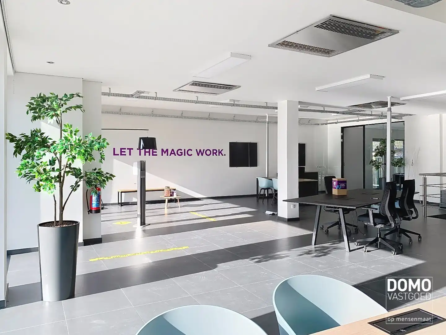 COMMERCIELE RUIMTE MET KELDER TE KOOP IN HERK-DE-STAD foto 5