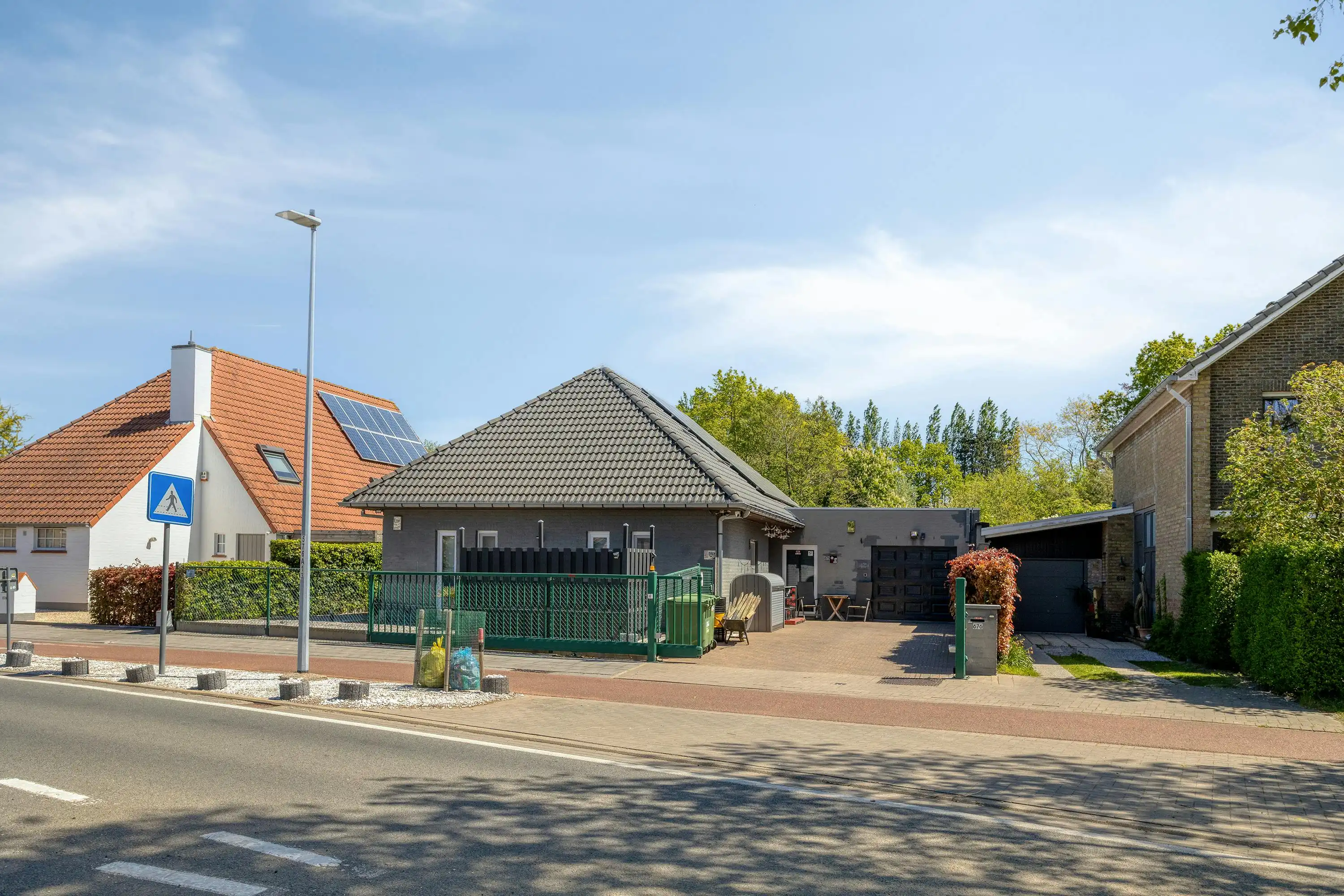 Alleenstaande woning met zongerichte tuin te koop in Dudzele foto 4
