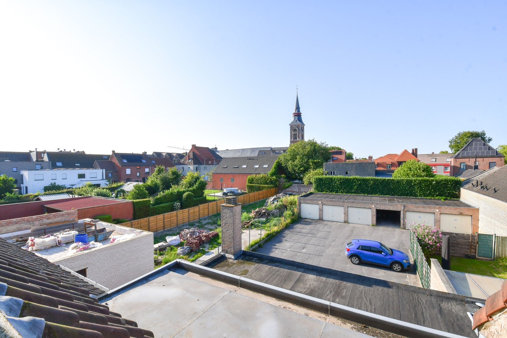 Centraal gelegen één-slaapkamerappartement met garage foto 2