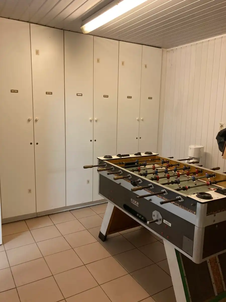 multifunctionele bedrijfsgebouw in perfecte staat met laad en loskaaien vooraan het gebouw. foto 11