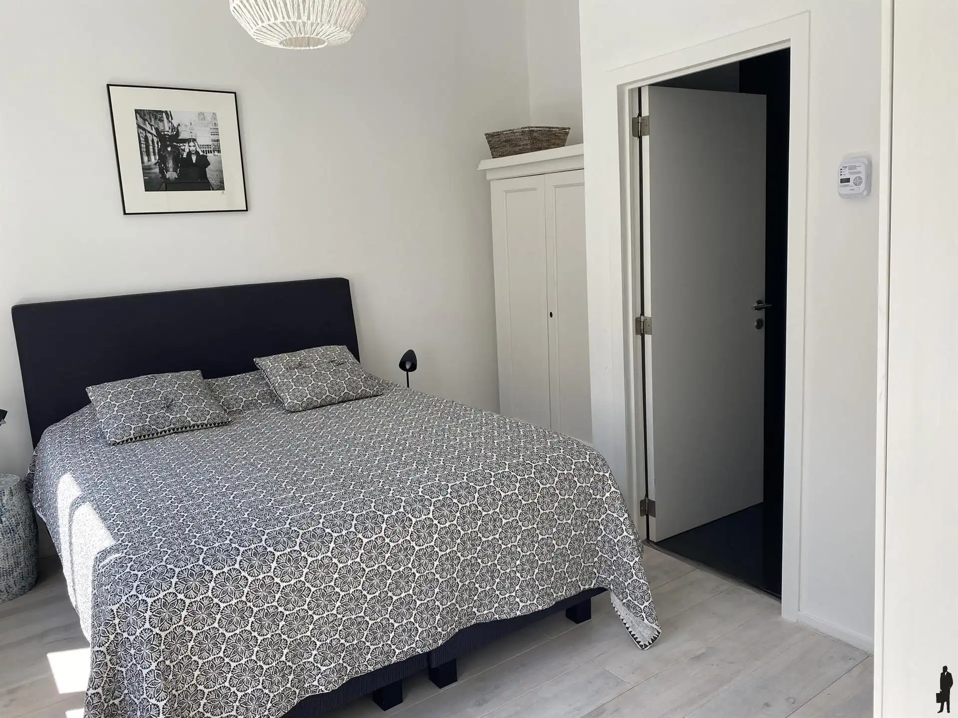 Gemeubeld appartement in een zijstraat van de Meir! foto 6
