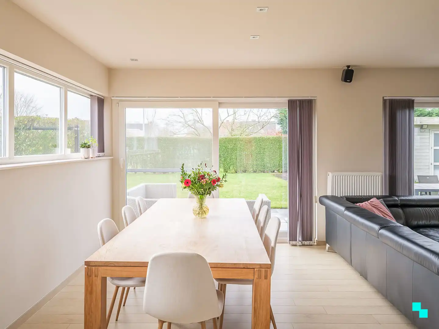 Recente villa in woonwijk te Merelbeke Kwenenbos foto 9