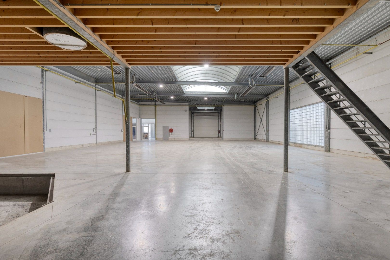 Polyvalent nijverheidscomplex met hedendaagse sociale voorzieningen  foto 17