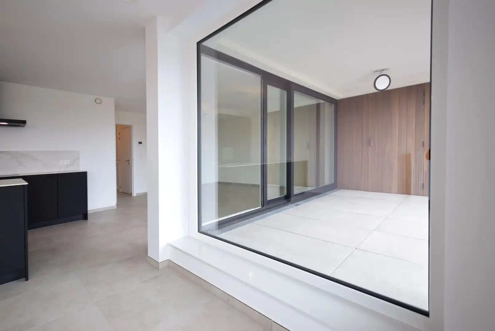 INSTAPKLAAR NIEUWBOUWAPPARTEMENT MET 2 SLAAPKAMERS, 2 TERRASSEN EN OVERDEKTE AUTOSTAANPLAATS foto 5