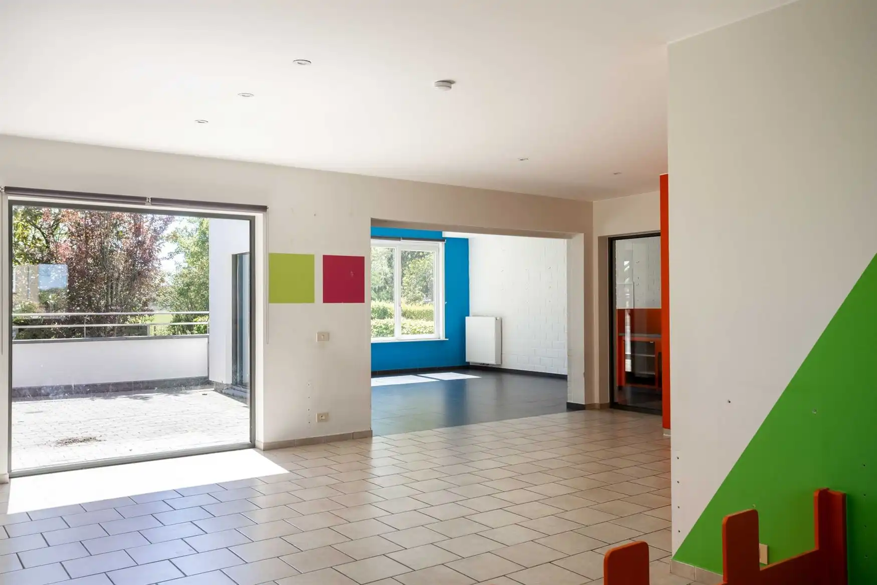 Ruime woning met zuidgerichte tuin en open zicht. foto 6