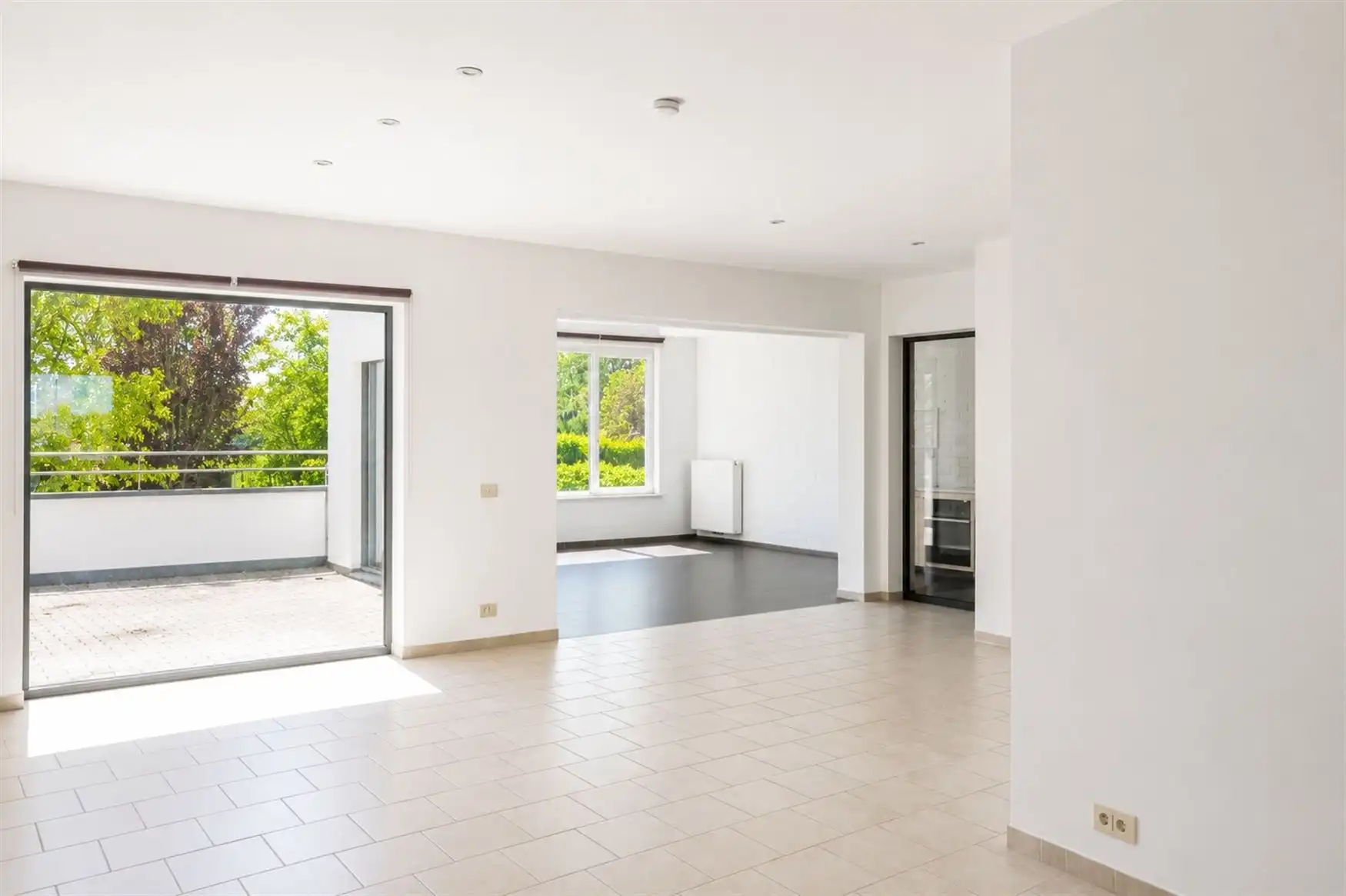 Ruime woning met zuidgerichte tuin en open zicht. foto 6