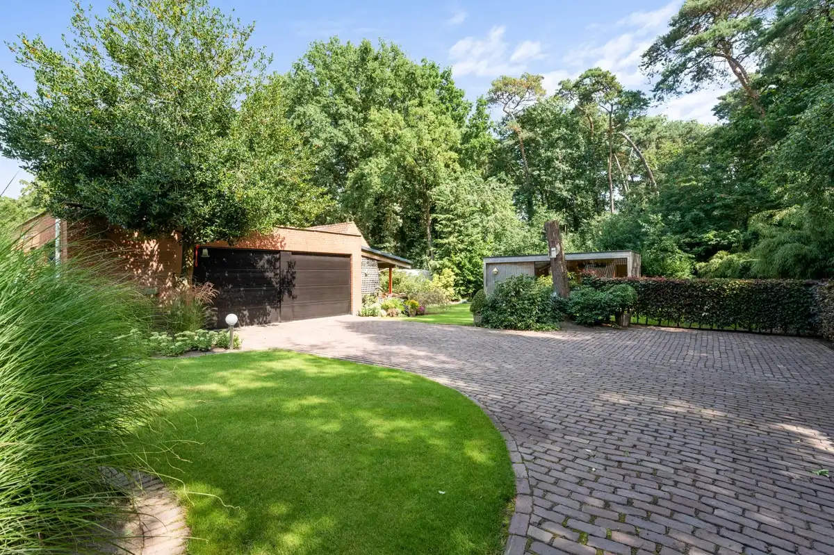 Ruime gezinswoning op 1135 m² met mogelijkheid tot 5 slaapkamers vlakbij het centrum van Zoersel. foto 20