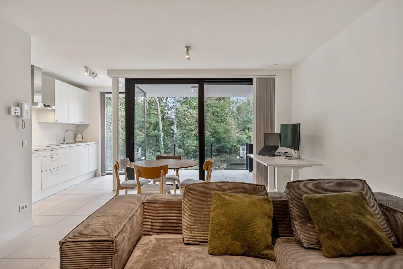 Modern en comfortabel appartement met 2 slaapkamers en terras te Kuringen foto 7
