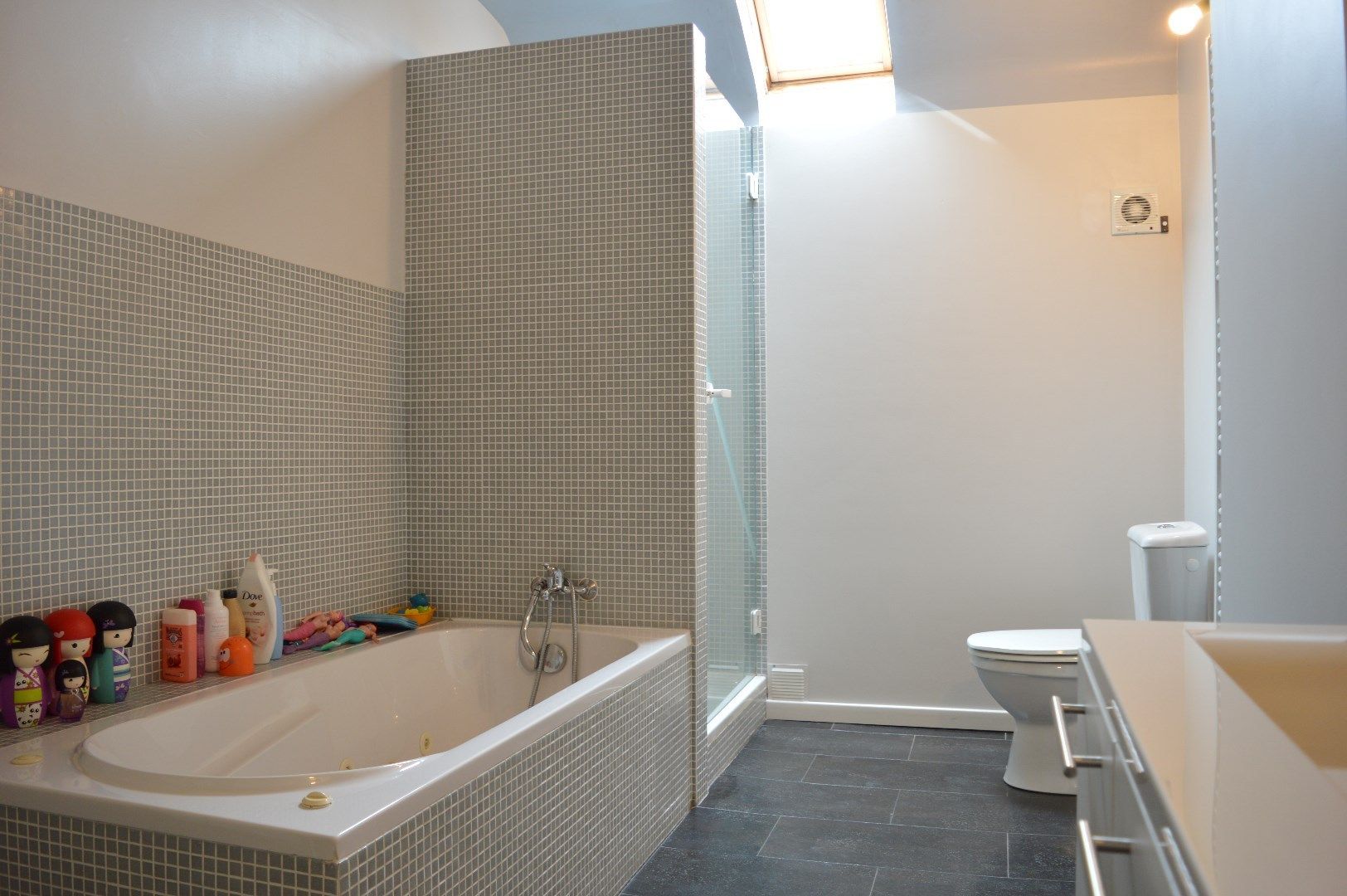 Instapklaar pareltje met 3 slaapkamers, praktijkruimte en toffe tuin te koop centrum-Bellegem foto 10