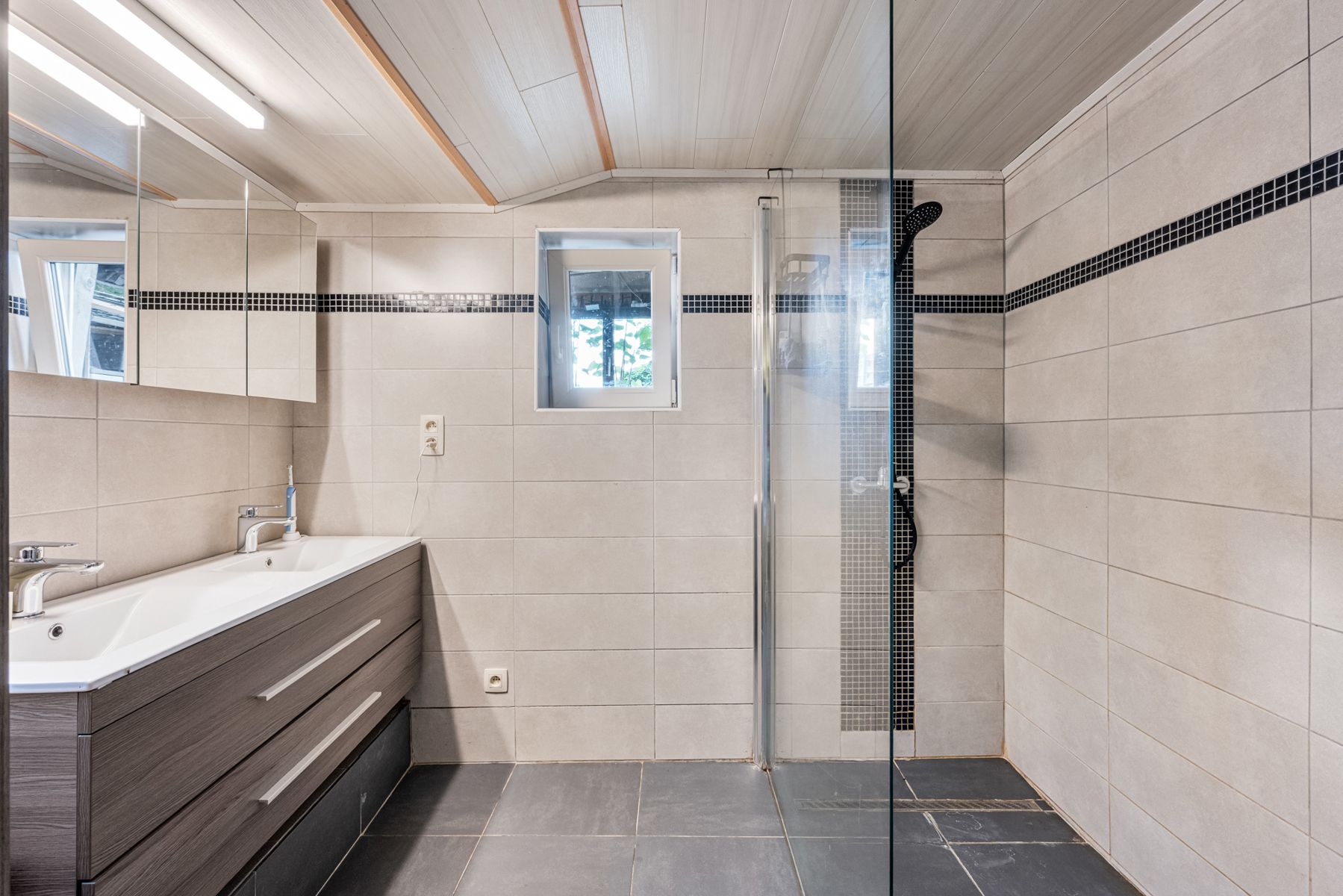 Instapklare woning nabij station Lierde foto 7